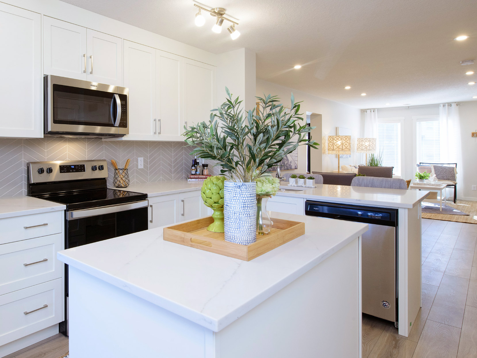 A modern kitchen built by Avalon Master Builders