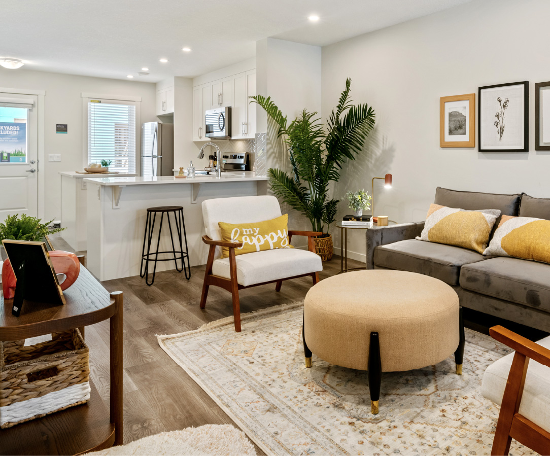 A living room designed in the boho style by Avalon Master Builders